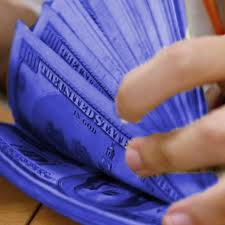 El dlar oficial subi un centavo a $ 4,47 y el 'blue' cerr a $ 5,48