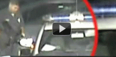 VIDEO INDIGNANTE: POLICIAS LE ROBAN A UNA MUJER DESMAYADA