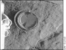 La perforacin circular hecha por el Spirit podra revelar algunos secretos geolgicos de Marte.