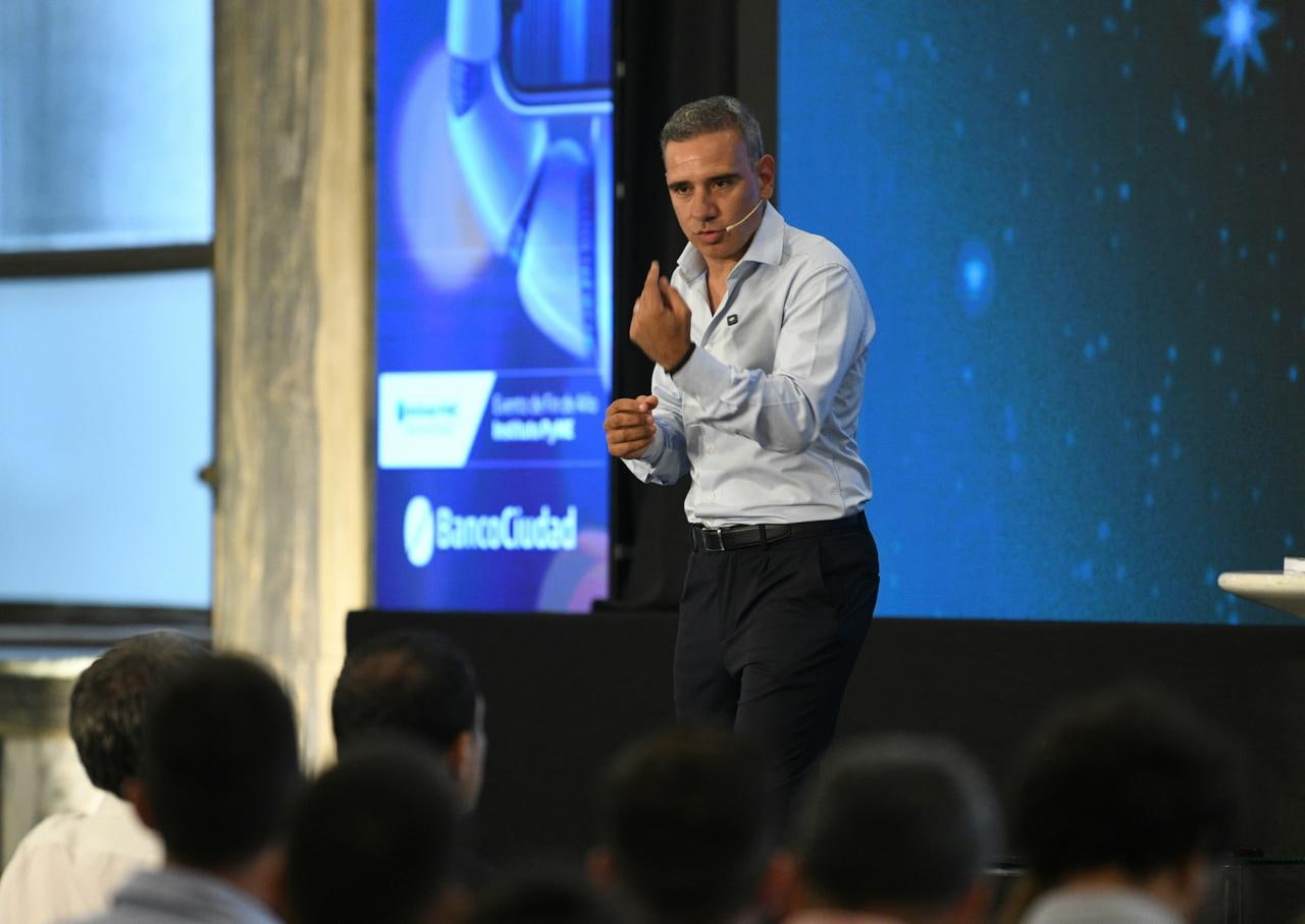 Pasty Lauria en el seminario