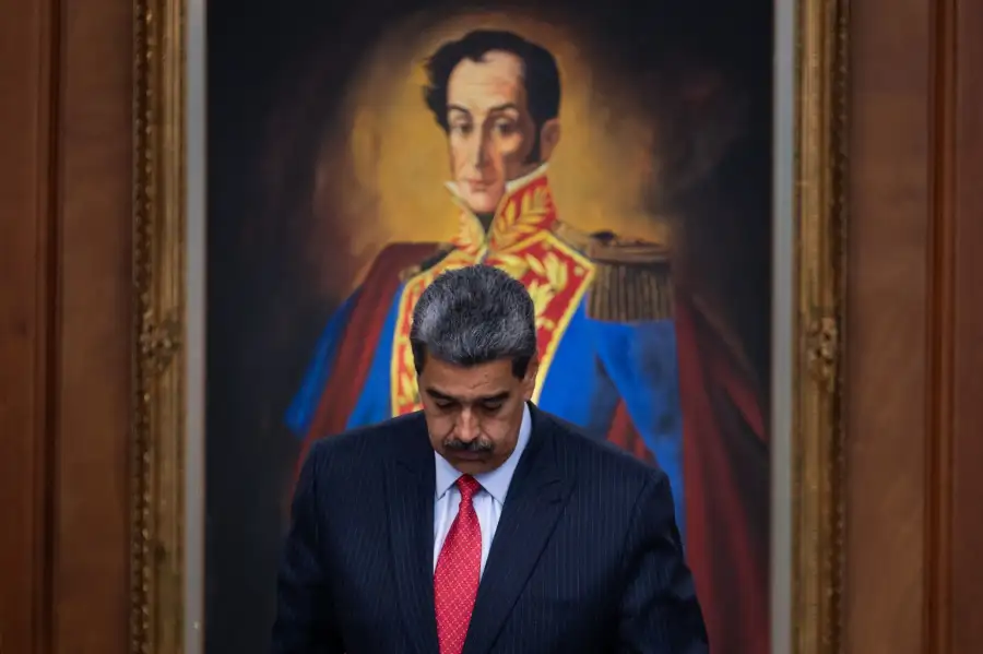 Presidente Maduro Holds Press Conference