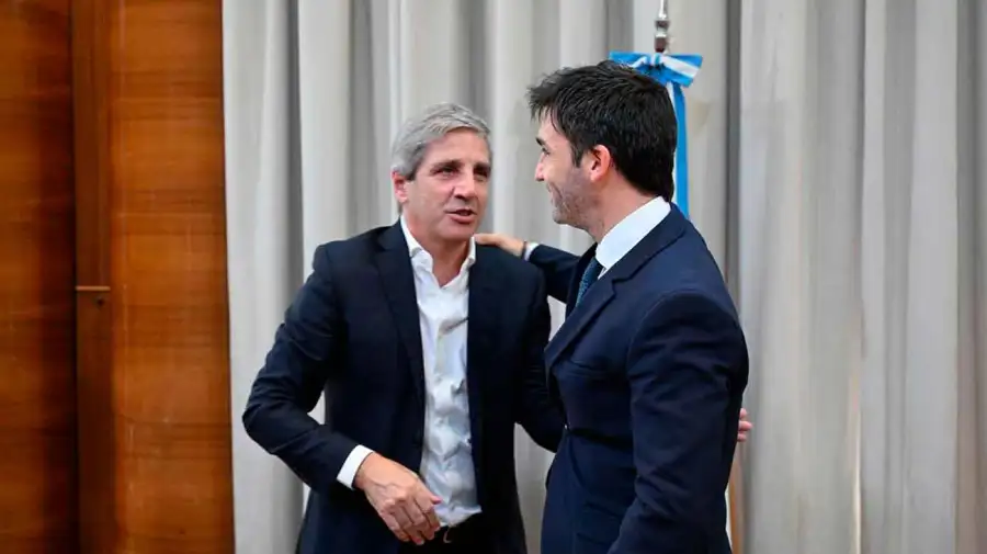 Ignacio Torres, Manuel Adorni y Luis Caputo