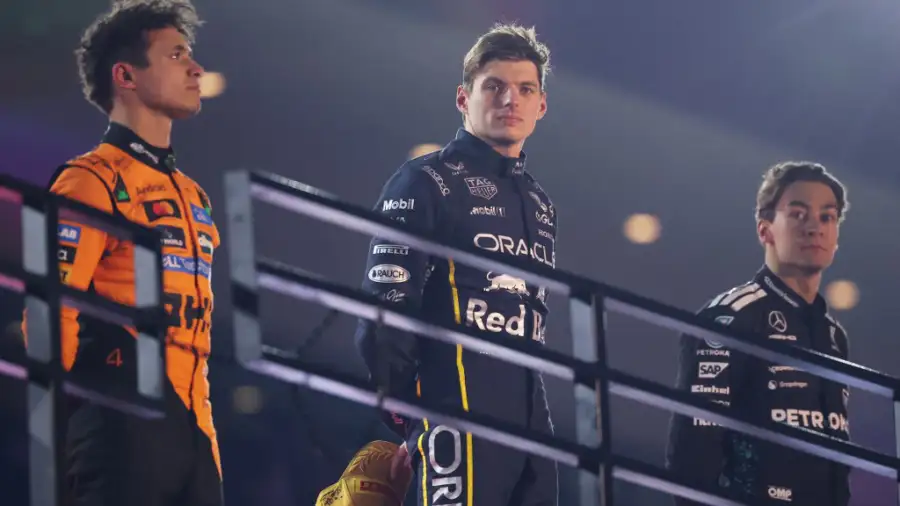 Los McLaren descalificados en Las Vegas. Festeja Verstappen.