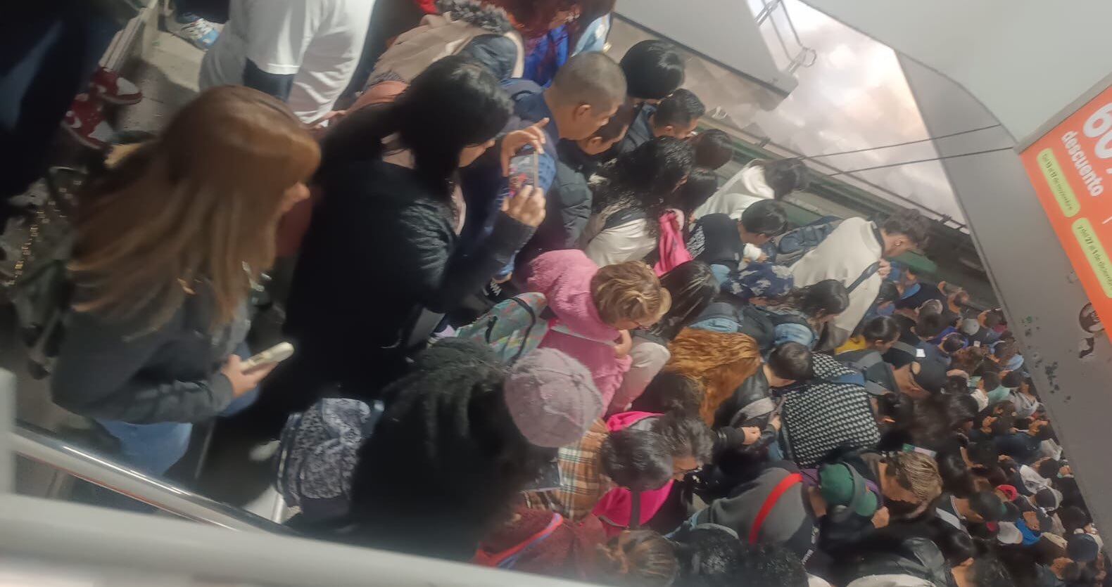 Congestión en la estación del Metro