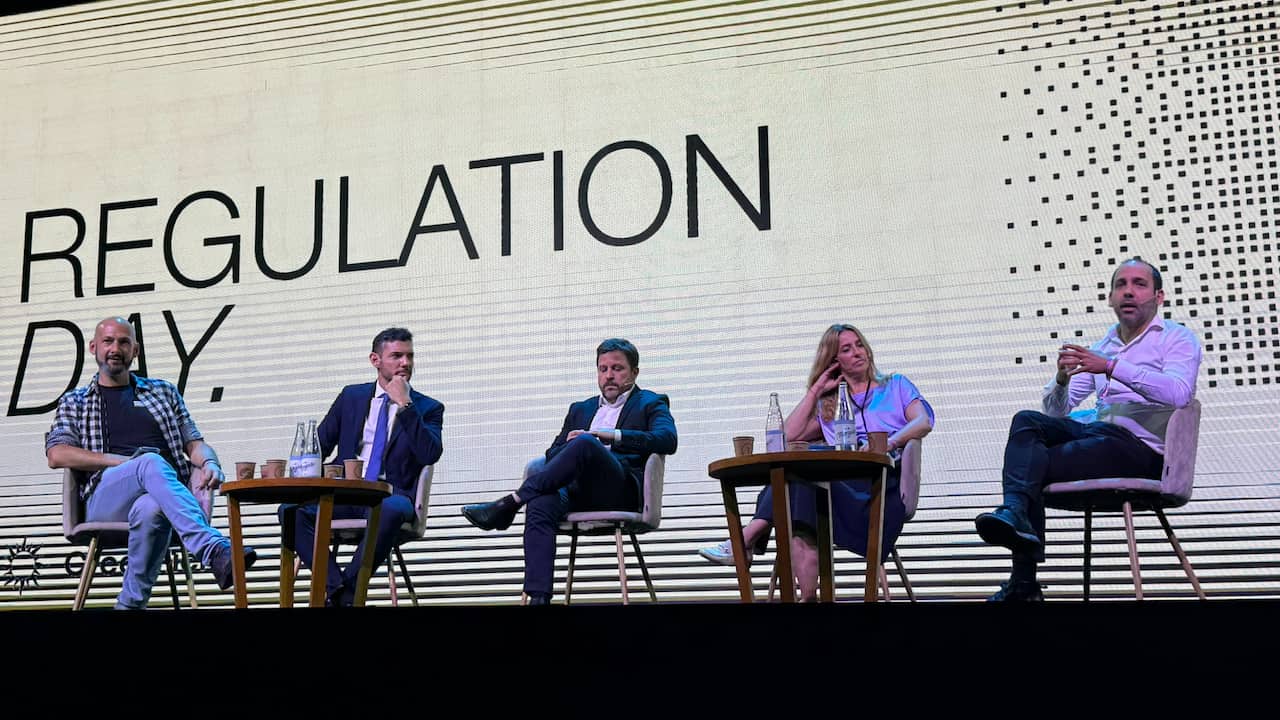 Debate en Devconnect