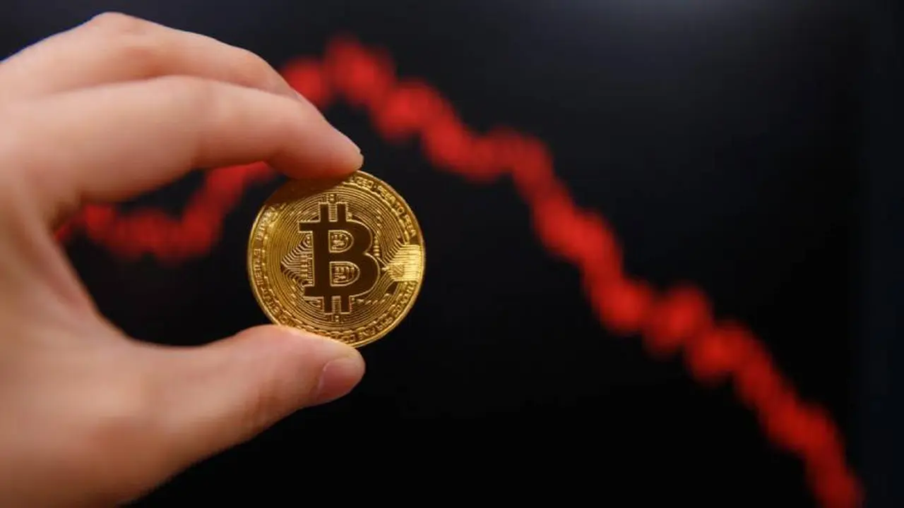 ¿Fin del ciclo alcista para Bitcoin?: la criptomoneda borró las ganancias logradas en 2025