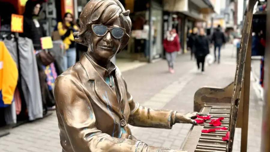 Figura de Leonor Marzano