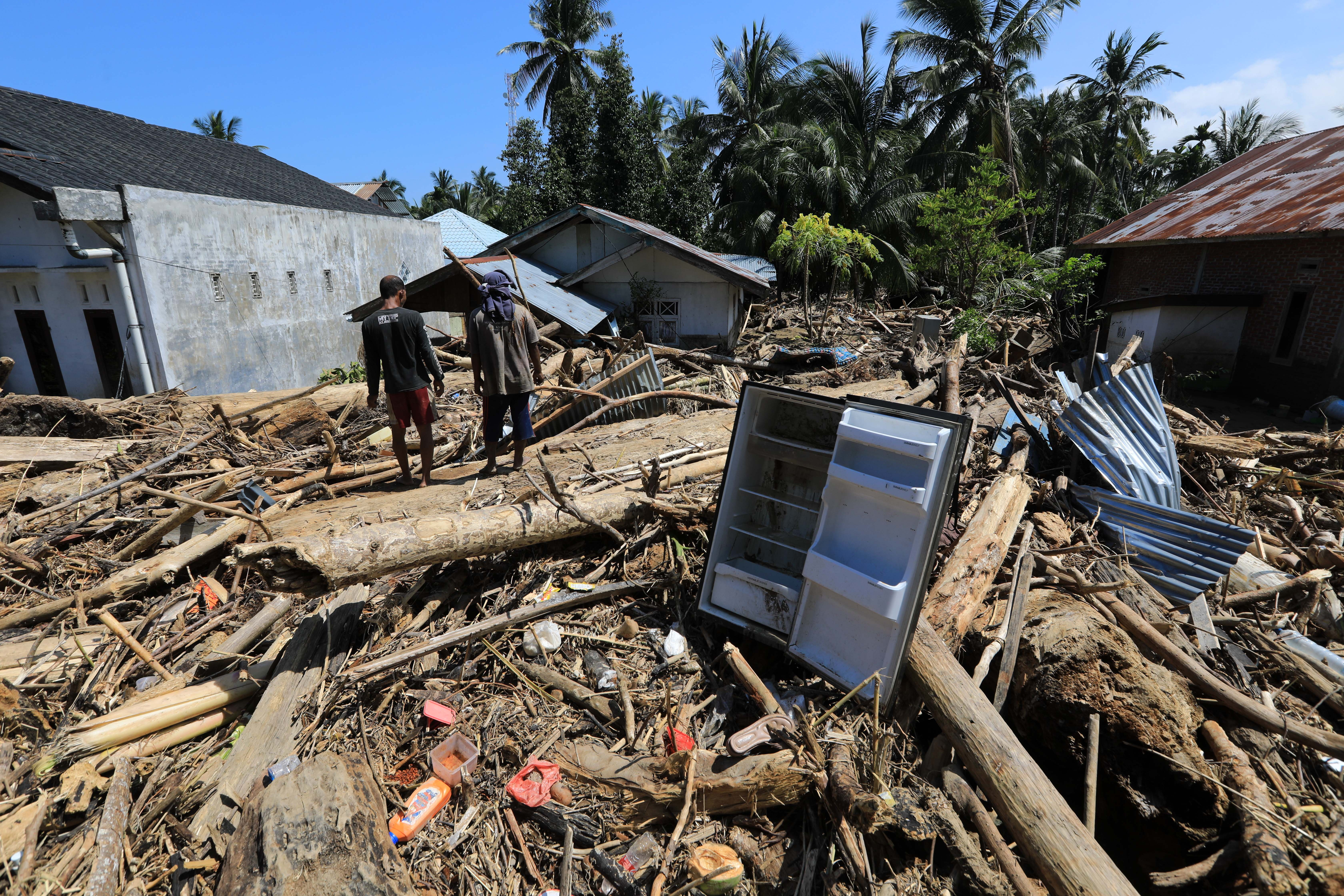 Desolación tras las inundaciones en Indonesia